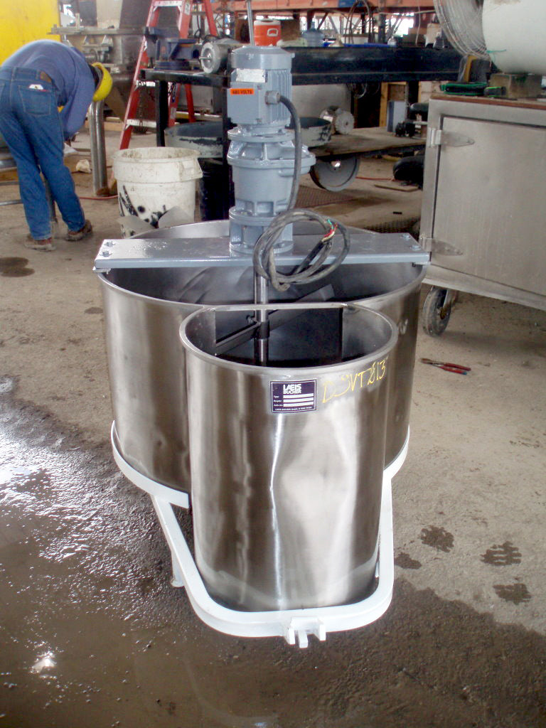 1996 Stainless Steel Double Tank with Mixer – 88.4 Gallons Genemco 