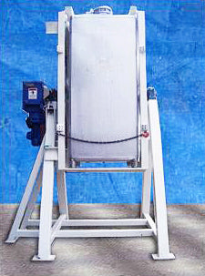 2004 Tote Systems Invert-A-Bin Dumper / Blender – 448 Gallons Tote Systems 