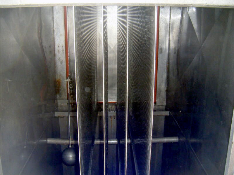 Dairy Equip. Co. 4-Plate Falling Film Plate Chiller Dairy Equip. Co. 