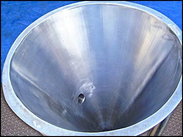 Jacketed Stainless Steel Funnel Tank – 10 Gallon Not Specified 