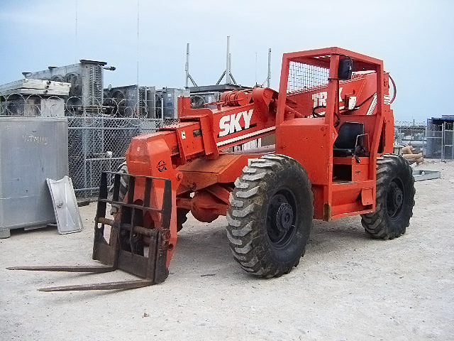 Skytrak 9038T 9,000 LB 4X4X4 Telescopic Forklift Skytrak 