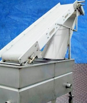 Stainless Steel Rectangular Tank with Dewatering / Elevator Conveyor - 550 Gallon Not Specified 