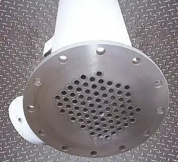 Intercambiador de calor de carcasa y tubos Atlas: 79 pies cuadrados