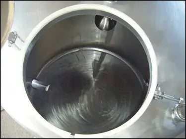 Tanque de acero inoxidable de pared simple de Inox Industries - 250 galones