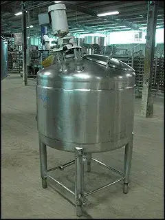 Tanque de proceso con camisa de acero inoxidable APV Crepaco con mezclador de cizalla - 150 galones