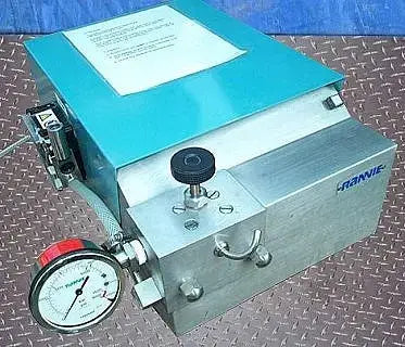 Homogeneizador de laboratorio de alta presión APV Rannie, tipo 8.30H
