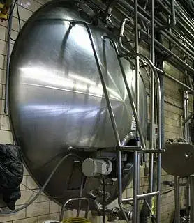 Tanque de acero inoxidable crema refrigerado Damrow de 6000 galones