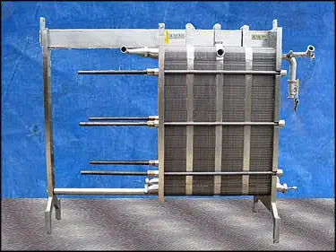 Intercambiador de calor de placas APV - 834 pies cuadrados