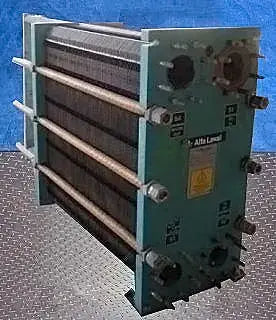 Intercambiador de calor de placas Alfa Laval M10-BFG - 780 pies cuadrados