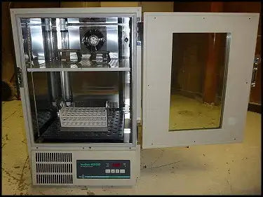 Agitador incubador New Brunswick Scientific Innova 4200