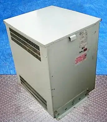 Transformador de aislamiento reductor Hammond Manufacturing Company - 118 KVA