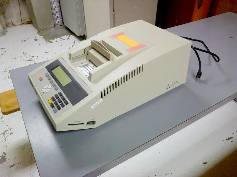 Sistema de PCR Perkin Elmer GeneAmp 2400