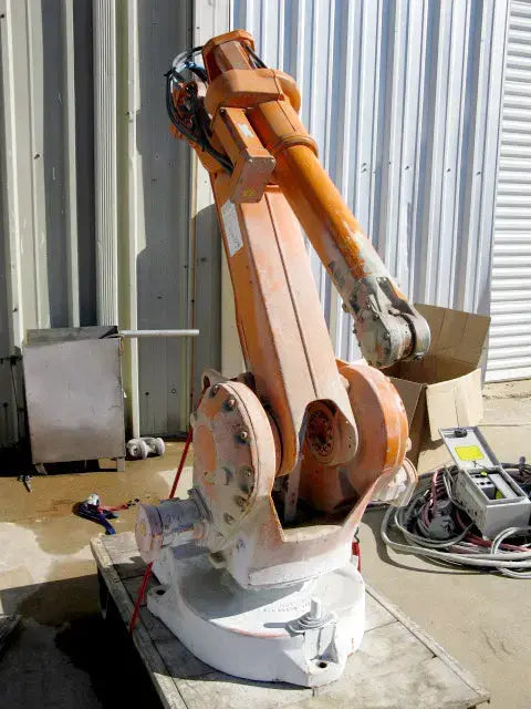 Paquete de brazo robótico industrial serie IRB 2400 de ABB Robotics