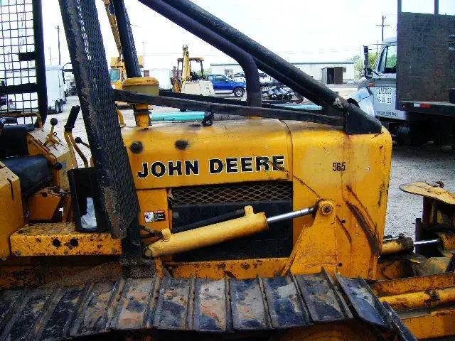 Bulldozer sobre orugas John Deere Relife