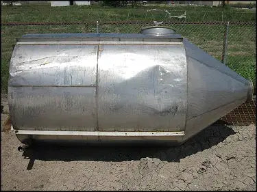 Tanque de acero inoxidable con fondo cónico - 2000 galones