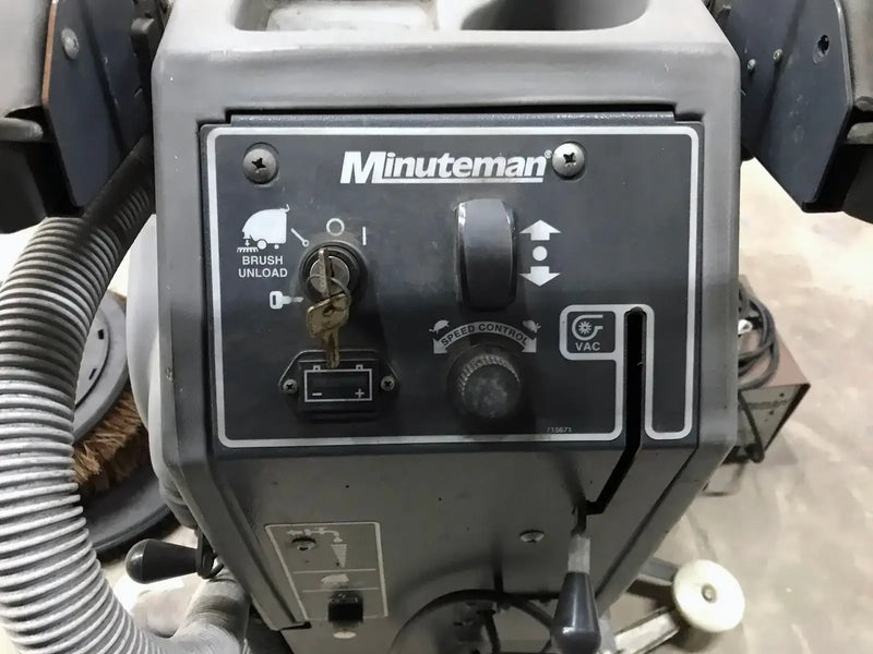 Fregadora / barredora de pisos Minuteman E20