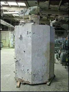 Octagonal Steel Blunger Tank with Mixer - 800 Gallons