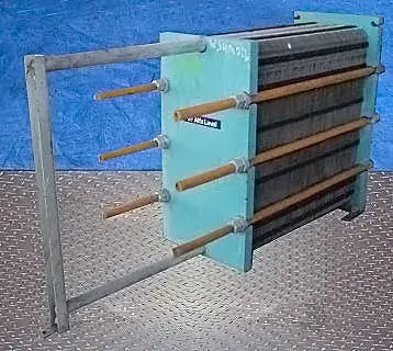 Intercambiador de calor de placas Alfa Laval M10-BFG - 780 pies cuadrados