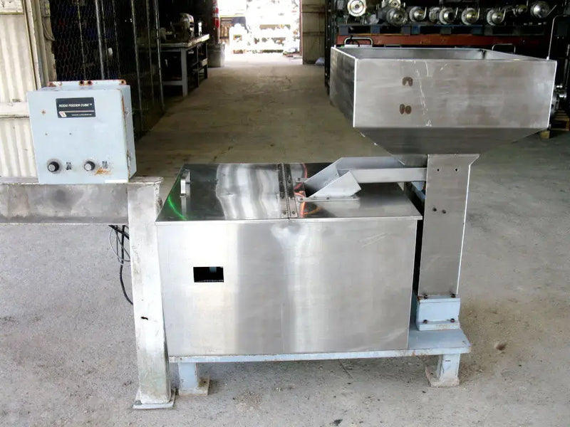 Mid-West Feeder, Inc. Stainless Steel Feeder with Hopper