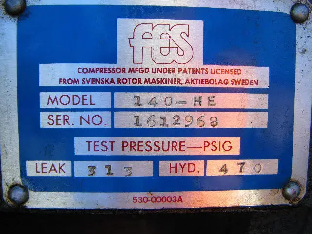 Paquete de compresor de tornillo rotativo FES 140-140 (Mycom 160L, 150 HP 460 V, micropanel de control FES)