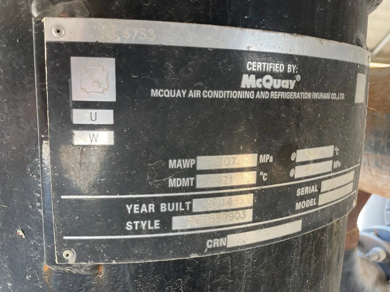 Enfriador de agua enfriado por aire McQuay AGS250DSHNN-ER10 (225 toneladas, sin usar)