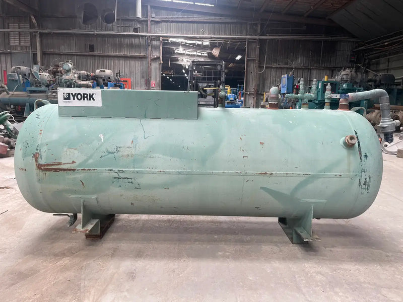 York International RT2222 Recipiente de recuperación/reciclaje horizontal (30 x 94 pulgadas, 350 galones)