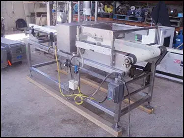 Loma Cintex Auto II Metal Detector with Conveyor