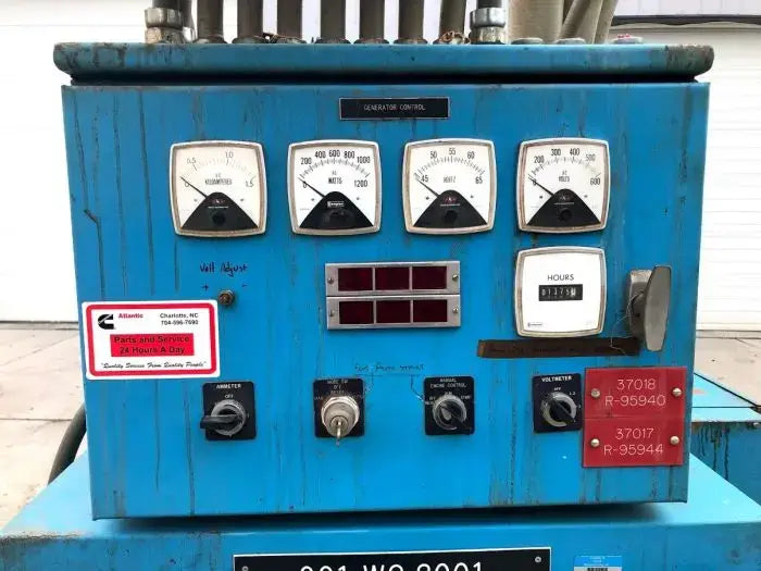 Grupo electrógeno diésel Cummins/Kato KTA-2300-6 (937,5 KVA)