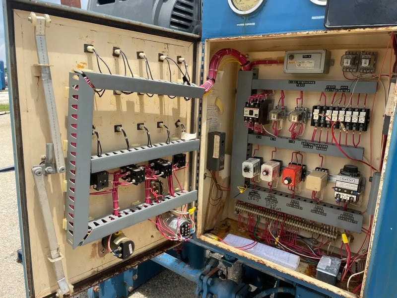 Mycom Rotary Screw Compressor Package (Mycom 250SG-MX, 450 HP 460 V, Micro Control Panel, Packaged by Reco)