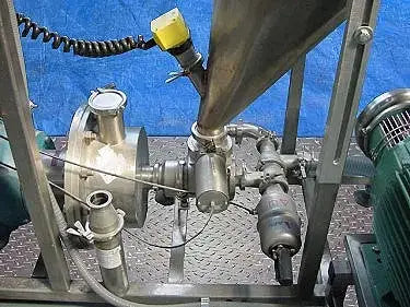 Sistema de mezcla de líquidos en polvo Silverson Flashblend