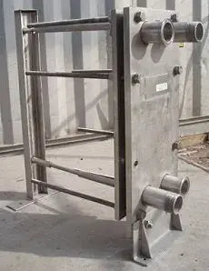 Intercambiador de calor de placas de acero inoxidable - 32 pies cuadrados