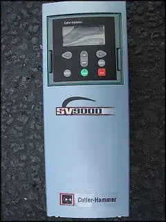 Unidad de frecuencia ajustable Cutler-Hammer serie SV9000 sin usar 3-4 HP