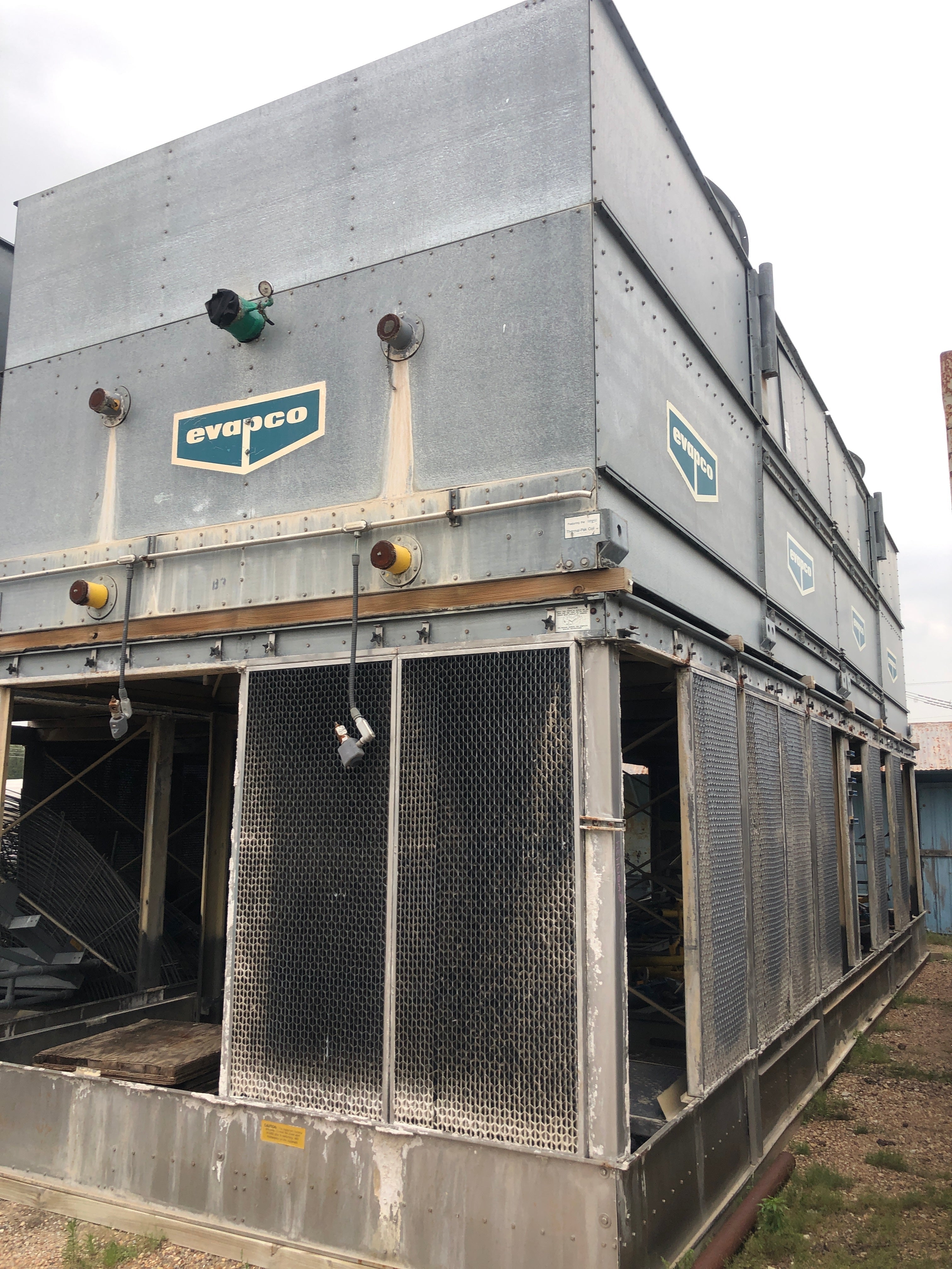 Bottom Condenser Evapco ATC-2900B Evaporative Condenser (1450 Package Nominal Tons,1-25
