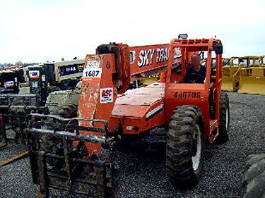 Skytrak 8,000 LB 4X4X4 Telescopic Telehandler Forklift
