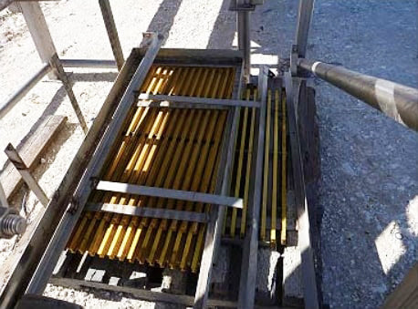 Commercial Mfg. & Supply Co. Stainless Steel Vibratory Screening Conveyor Commercial Mfg. & Supply Co. 