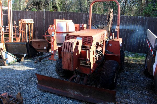 Ditch Witch Ride-On Trencher Ditch Witch 
