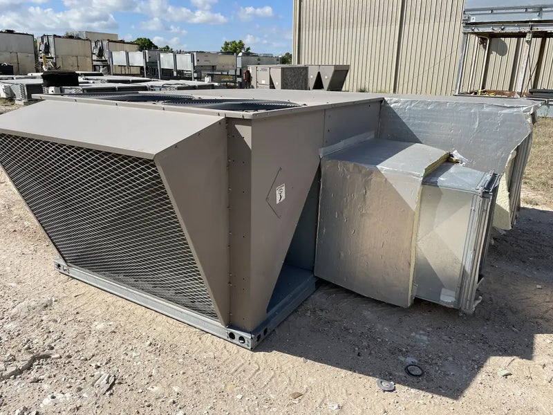 Unidad condensadora de calefacción y refrigeración York ZF090 Predator - 7,5 toneladas.