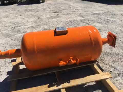 Separador de aceite horizontal Vilter 93410F (15 pulgadas x 30 pulgadas, 20 galones)