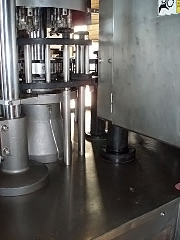 Krones 20 Valve Pressure Filler with Alcoa Capper