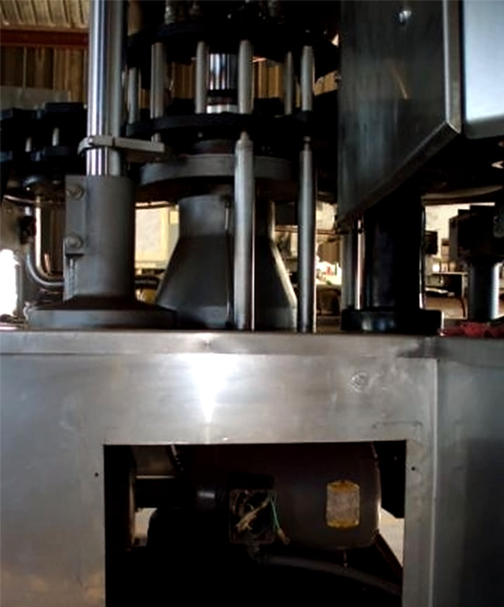 Krones 20 Valve Pressure Filler with Alcoa Capper