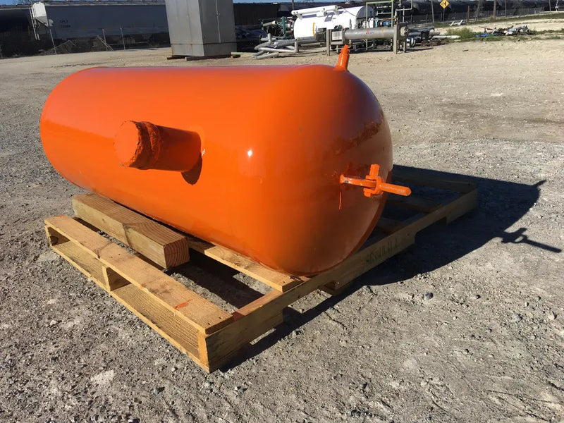 Separador de aceite horizontal Globe Ice Machine Co. (23 pulgadas x 64 pulgadas, 115 galones)