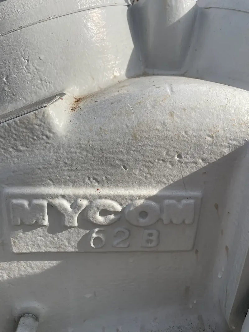 Compresor alternativo desnudo Mycom F62WB de 8 cilindros (100 HP 230/460 V, accionado por correa)