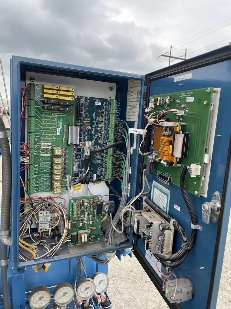 Rotary Screw Compressor Package (MISSING SCREW, 300 HP 460 V, Vilter Micro Control Panel)
