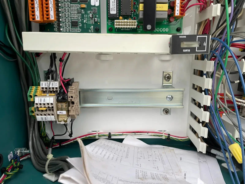 Paquete de compresor de tornillo rotativo Frick (Frick RXF 68, 125 HP 230/460 V, panel de control micro)