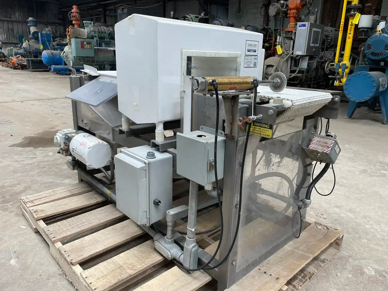 Detector de metales Goring Kerr DSP 2 con sistema transportador
